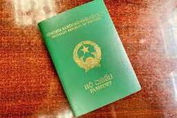 Từ ngày 01/7/2022, cấp hộ chiếu phổ thông mẫu mới cho người dân
