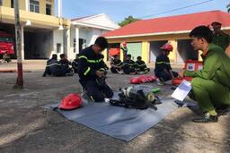 Phòng Cảnh sát Phòng cháy chữa cháy và Cứu nạn, cứu hộ kiểm tra nghiệp vụ chữa cháy và cứu nạn, cứu hộ 06 tháng cuối năm 2020 cho cán bộ, chiến sĩ trong đơn vị