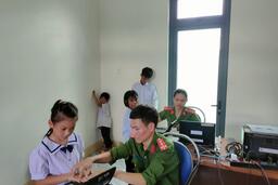 Công an huyện Đăk Tô mở cao điểm triển khai thực hiện luật Căn cước