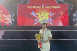 Phụ nữ Công an Kon Tum vinh dự, tự hào được tuyên dương gương điển hình tiên tiến CAND làm theo lời Bác “Hoa tháng 5 dâng Người” trên Quê hương Bác Hồ