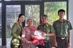 Thăm, tặng quà người có công với cách mạng