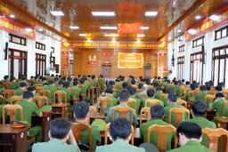 Công an tỉnh Kon Tum hoàn thành tốt công tác tập huấn điều lệnh và huấn luyện quân sự, võ thuật năm 2025