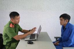 Giết người vì được hỏi “nhìn cái gì vậy”