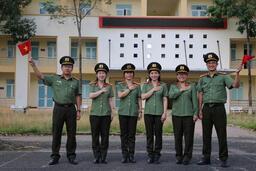 Duyên với nghề báo trong màu áo Công an