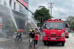 Thực tập phương án chữa cháy và cứu nạn, cứu hộ năm 2022 tại Trụ sở Viettel Kon Tum