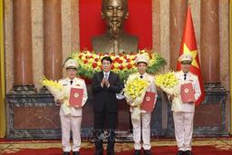 Chủ tịch nước Lương Cường trao quyết định thăng cấp bậc hàm Thượng tướng đối với 03 đồng chí Thứ trưởng Bộ Công an