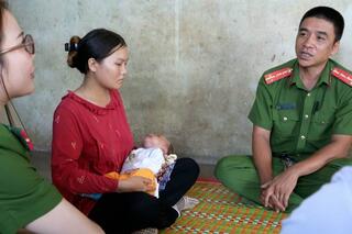 <a href="/xdll-cong-an" title="XDLL Công an" rel="dofollow">XÂY DỰNG LỰC LƯỢNG</a>