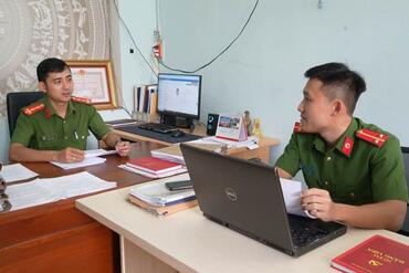 <a href="/xdll-cong-an" title="XDLL Công an" rel="dofollow">XÂY DỰNG LỰC LƯỢNG</a>