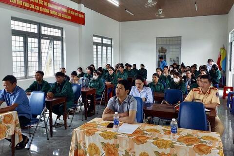 Phòng Cảnh sát giao thông tăng cường tuyên truyền pháp luật về trật tự, an toàn giao thông cho đoàn viên, công nhân, viên chức, lao động trên địa bàn tỉnh Kon Tum