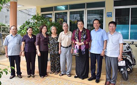 Description: http://baokontum.com.vn/uploads/Image/2018/06/28/20180628073342tham-dong-chi-so-lay-tang-nguyen-uy-vien-trung-dang-bi-thu-tinh-uy.jpg