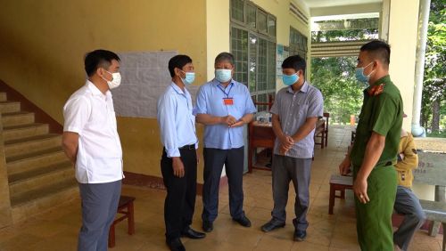 Sếp Nhật kiểm tra công tác bầu cử