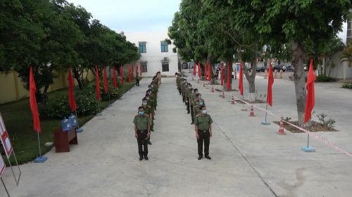 Xếp hàng bỏ phiếu
