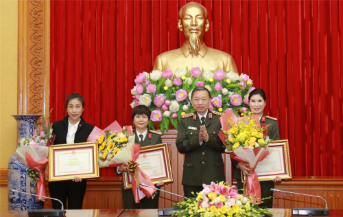 http://bocongan.gov.vn/knd/tt/PublishingImages/NguyenPhuongAnh/2019/12/img_9475.jpg