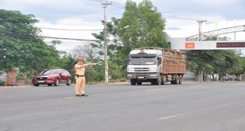 20201128162101csgt-tinh-tang-cuong-tuan-tra-kiem-soat-tren-cac-tuyen-duong-1-.jpg