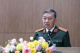 Trung úy Khổng Minh Trang - Gương mặt trẻ Công an tiêu biểu