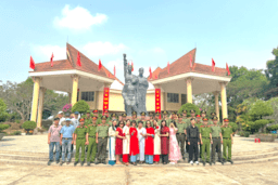 Phòng Hồ sơ nghiệp vụ tổ chức hoạt động kỷ niệm 67 năm Ngày truyền thống lực lượng Hồ sơ