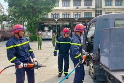 Tổ chức thực tập phương án cứu nạn cứu hộ giả định tình huống tai nạn giao thông trên địa bàn thành phố Kon Tum