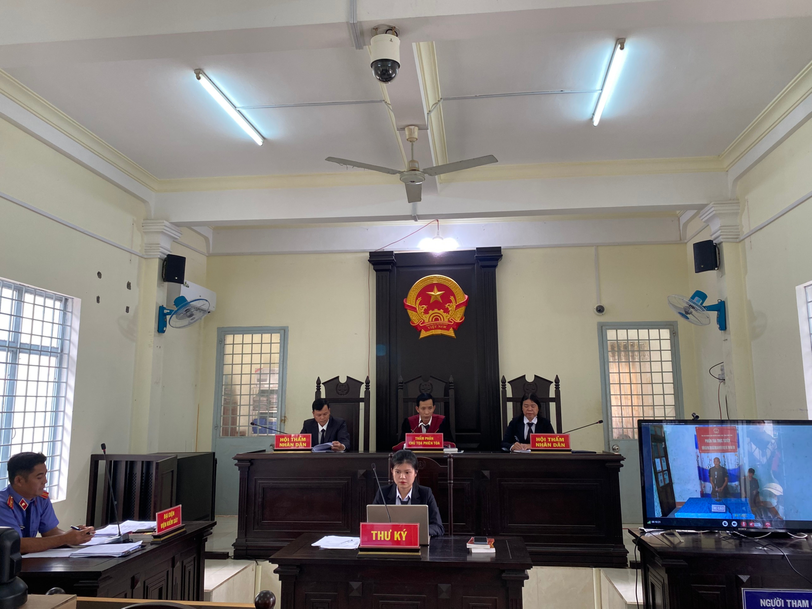Những hình ảnh tại phiên tòa xử Dương Chí Dũng  Tuổi Trẻ Online